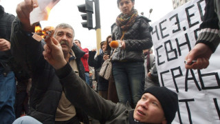 Бунтари срещу ЧЕЗ спират пътя за Гърция