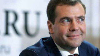 Медведев учи студенти на свалки