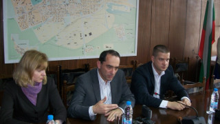 Стягат европазар под липите