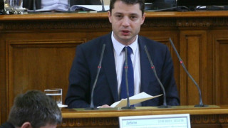 Решават за лицензите на дружествата до дни