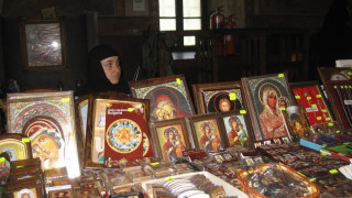 Монахините от Македония откриха изложба във Видин