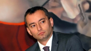 Младенов се връща предсрочно от Алжир 