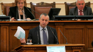 Пирински: Кой докара протеста пред НС?