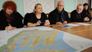 Тони Димитрова брани рибарско село