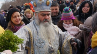 Дядо Кирил даде старт на борбата за престола