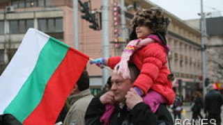 Хиляди блокират пътя към Хасково