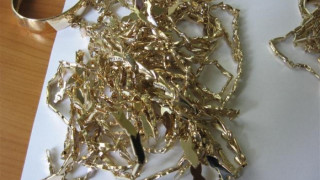 Румънки крият злато за 60 бона в гащите