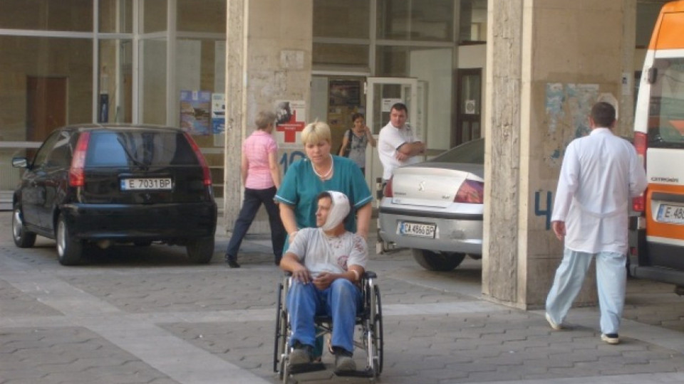 Редуктор смаза крака на работник | StandartNews.com