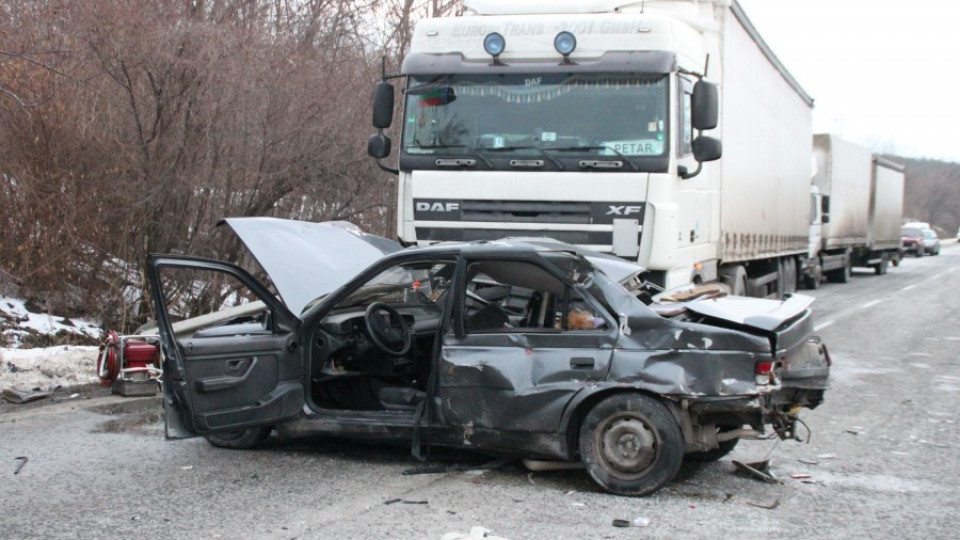 Верижен удар с жертва блокира Прохода на Републиката | StandartNews.com