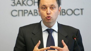 99% Безуханова ще е премиер, твърди Яне