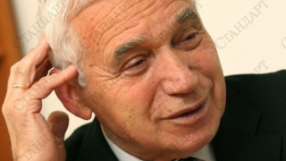 Кристалина фаворит на Желю Желев