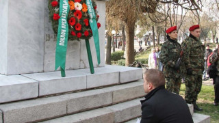 Градът феникс се поклони пред  освободителите