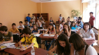 Бизнесът плаща да учиш професия