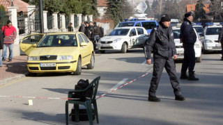 Паяк вдигна колата на простреляния шофьор
