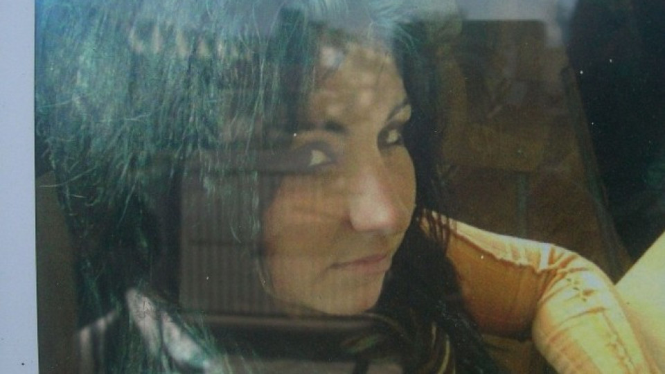 Погребаха Дани в роклята за бала | StandartNews.com