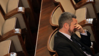 3 месеца аванта за депутатите