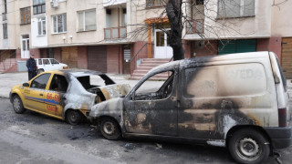 Подпалиха колите на двама бизнесмени