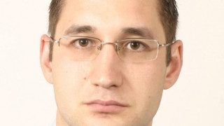 Икономист: Не сме Германия, за да разпускаме