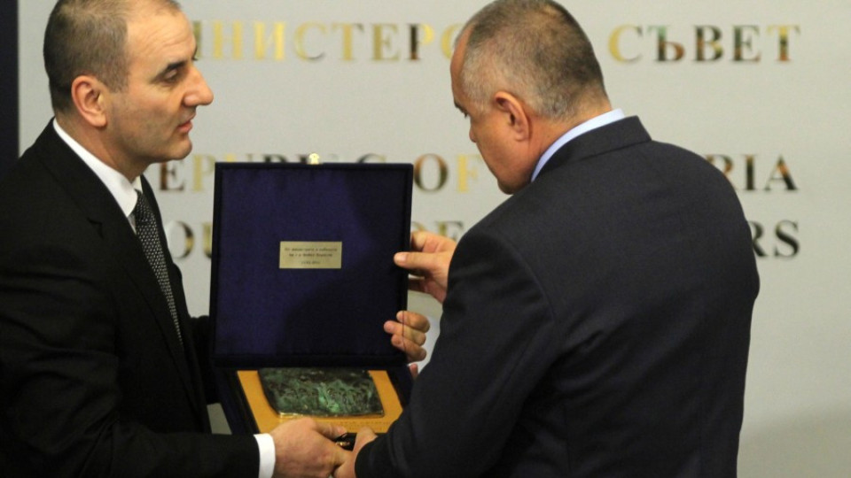 Бойко си тръгна с медальон на Нике | StandartNews.com