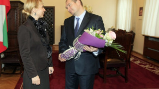 Конете не се сменят по средата на реката