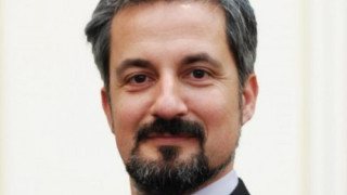 Е-министърът: От Перник до Пекин и Аризона    