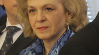 Шефката на МВР не обича да почива