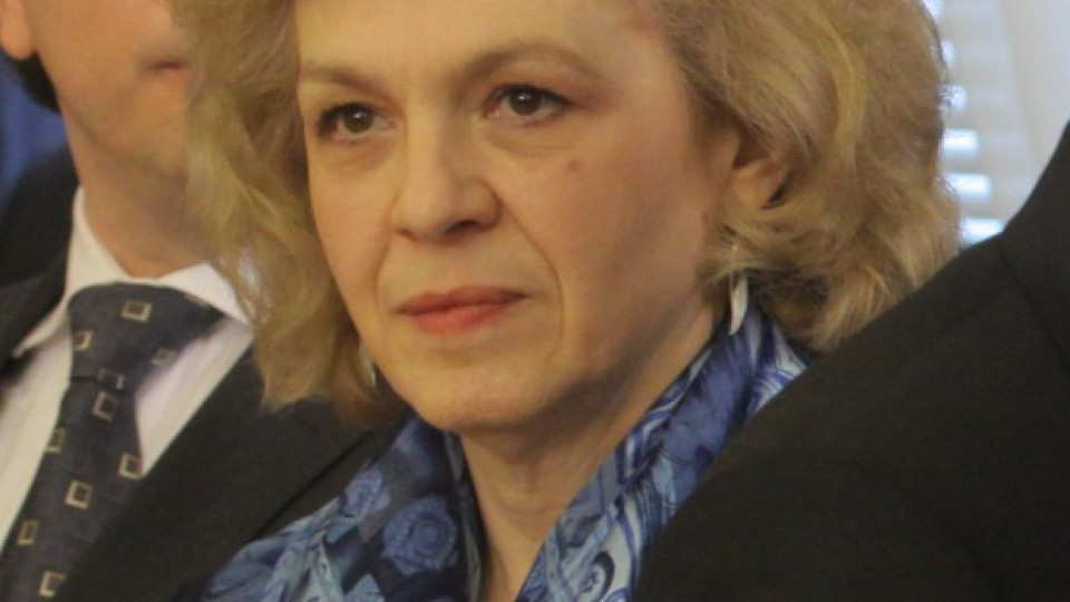 Шефката на МВР не обича да почива | StandartNews.com
