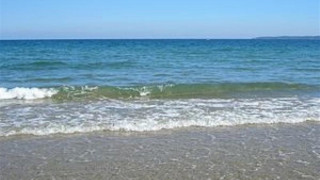 Морето ни дари с нови плажове