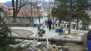 Бурята спря 9 влака