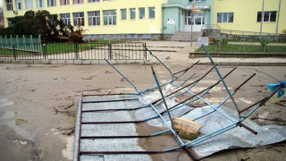 Отпускат помощ за осиротялото семейство