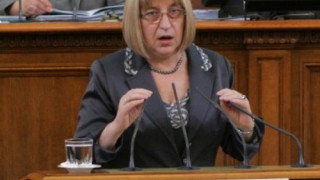 Цачева: Ще играя играта