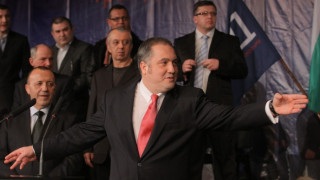 Слави Бинев хваща тоягата
