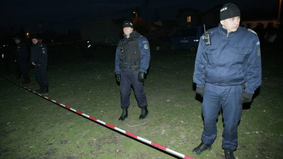 Роми искат трактор да събори къщата на тройния убиец | StandartNews.com