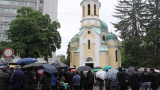 Перник с нови тролеи за вота