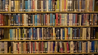 Руши се библиотека на 150 години