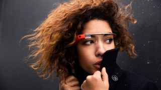 Sony цака Google с "умни" очила