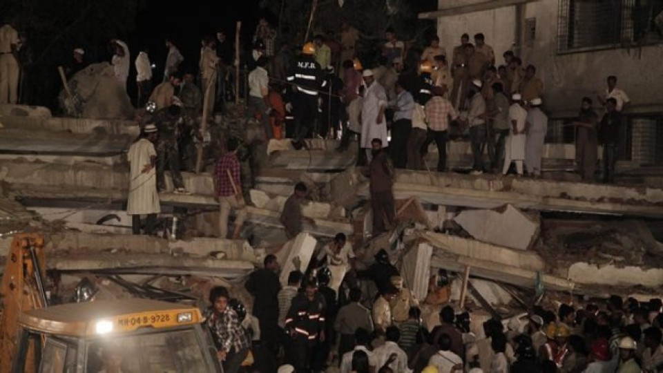 Десетки загинали при срутване на строеж в Мумбай   | StandartNews.com