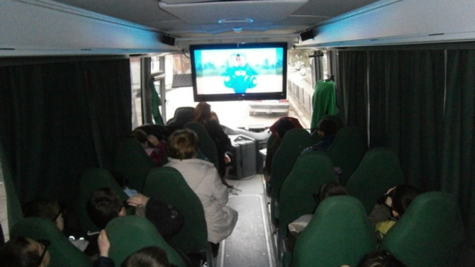 3D класна стая в автобус учи как да пазим природата | StandartNews.com