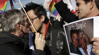 Френският сенат одобри хомо браковете