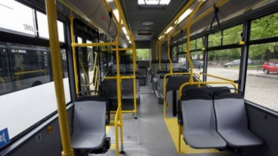 Автобуси с немски номера возят пазарджиклии | StandartNews.com
