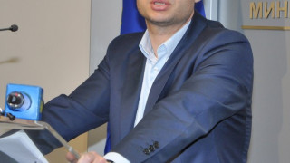 Добрев: Ще привличаме по 5 милиарда инвестиции на година