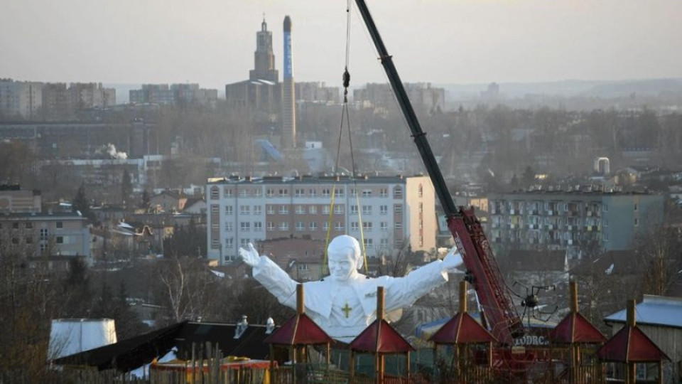 Откриха най-високата статуя на Йоан-Павел II | StandartNews.com
