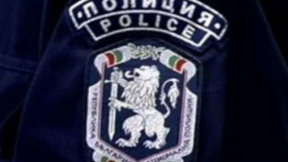 Полицаите докладват за връзки с депутати