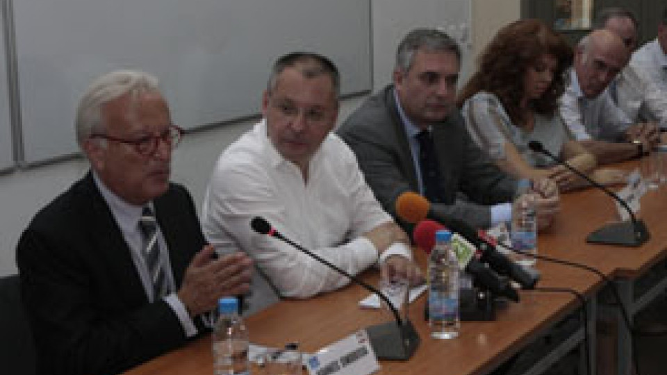 Ханес Свобода иска ЕК да разследва подслушването в България | StandartNews.com
