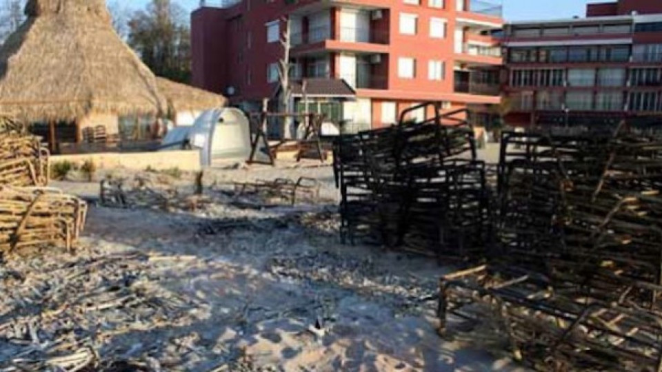 Подпалиха 200 шезлонга в Слънчев бряг | StandartNews.com