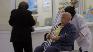 Петров се закани: Тежки глоби за лъжливи клиники