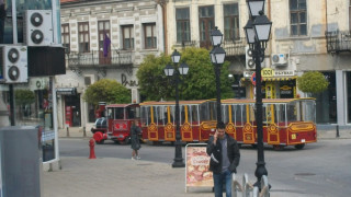 Влакче ще вози туристи около Царевец