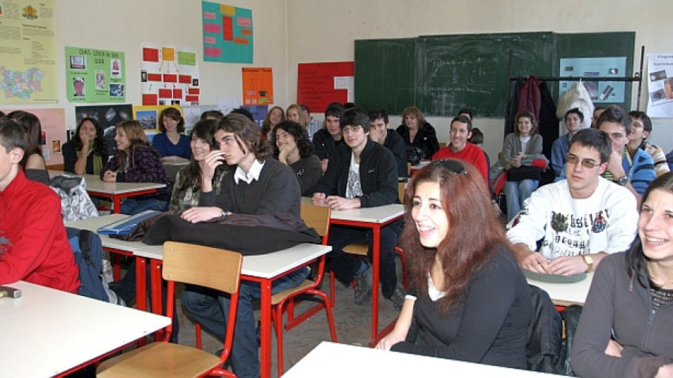 България е на последно място по пари за образование | StandartNews.com