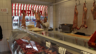 Един тон незаконно месо в магазините