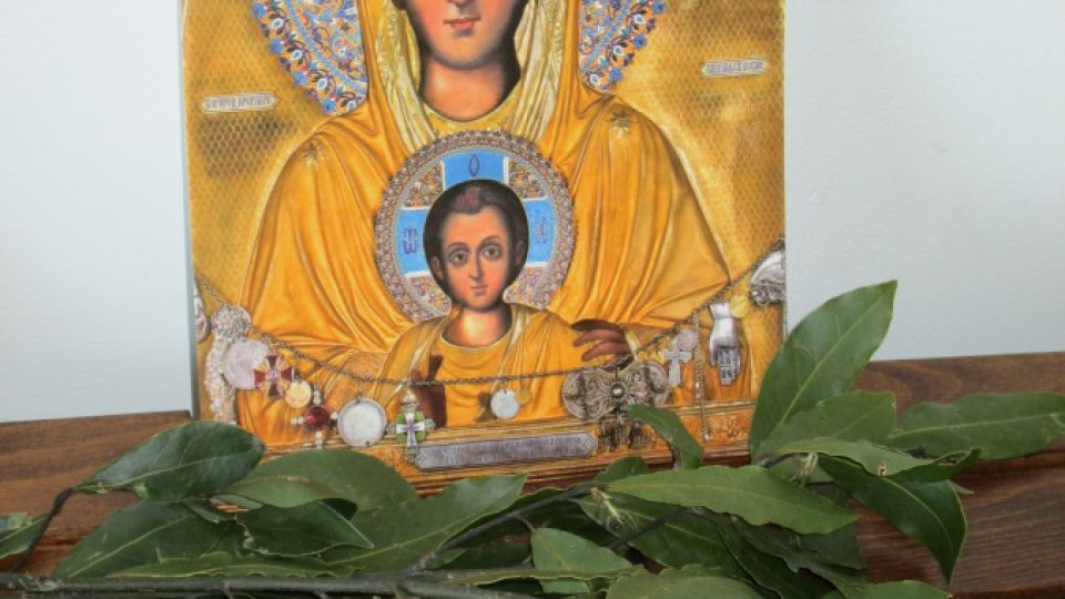 Богородица се явила в съня на българина като игумения | StandartNews.com